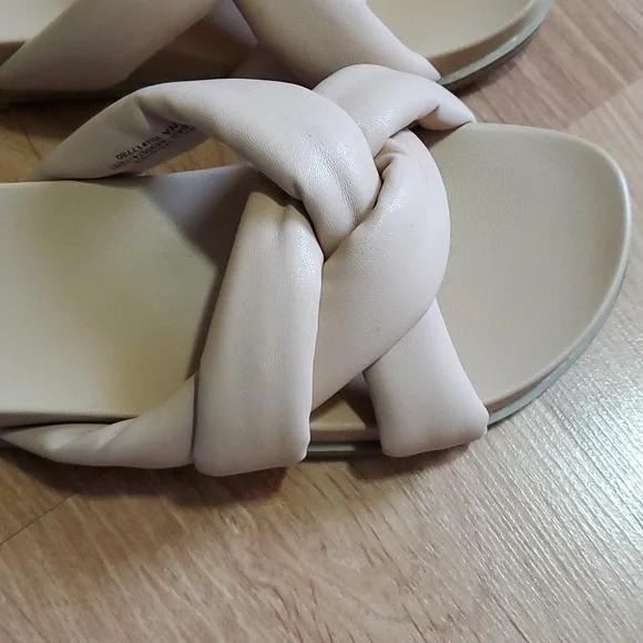 Universal Thread Sandals - Picture 3 of 6